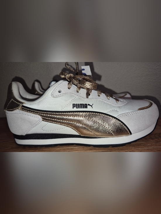 Puma Shoes - MWT's Puma Women's ST Miler Rose sneakers in white and gold Size 7